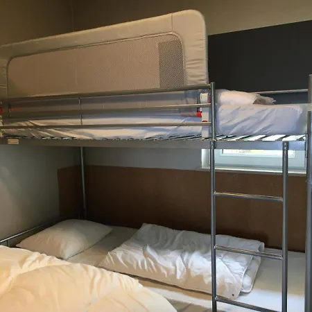 Haantje-de-voorste Apartment *